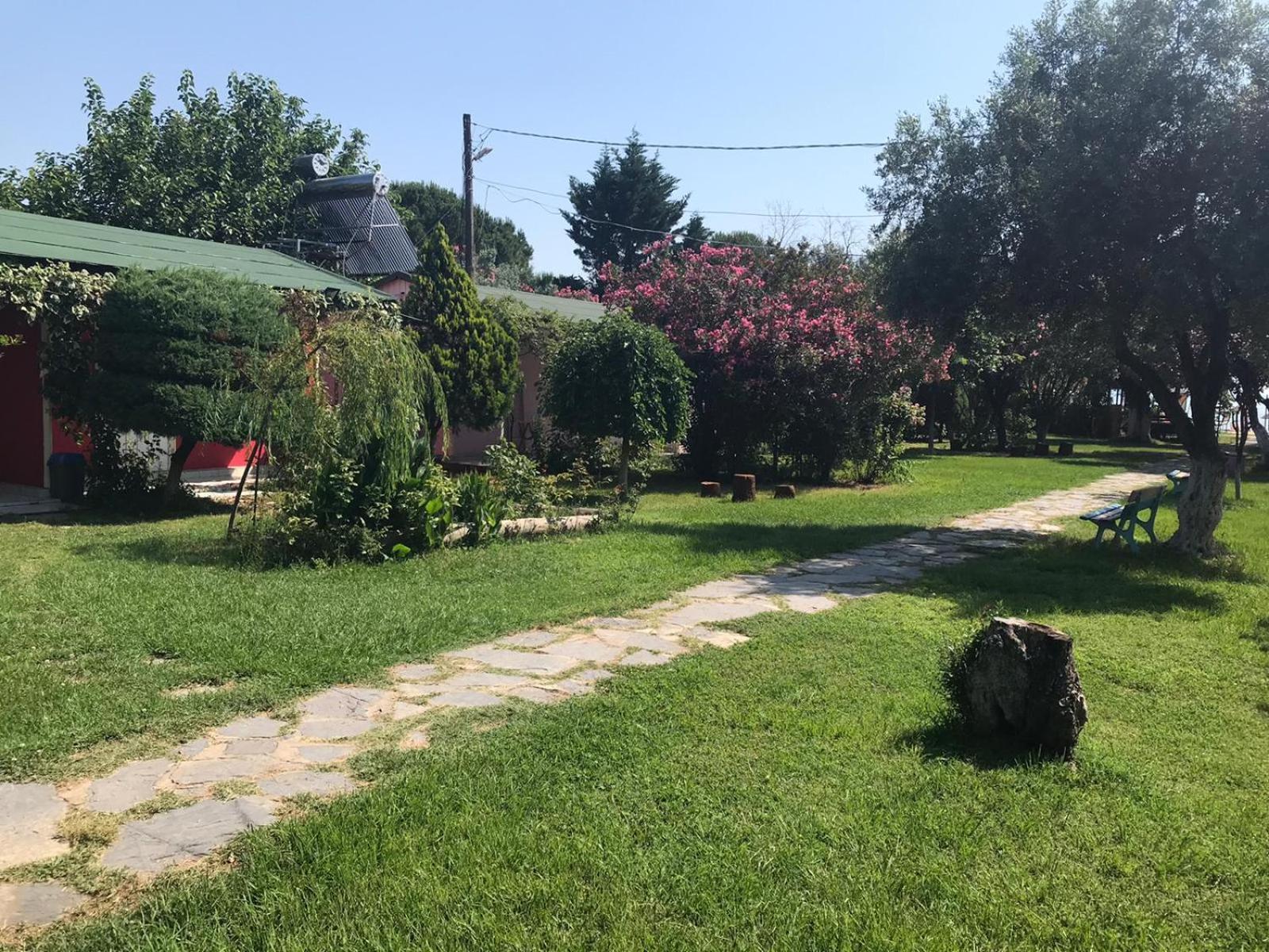 Hotel Cicek Evler Tatil Koeyue à Armutlu Extérieur photo